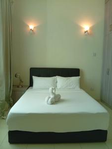 Marina Island Seafront Villa by Monte Villas