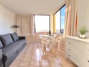 Castle Harbour SUN & FUN - heated pool, fibre net, 2 bedrooms