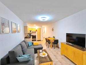 Castle Harbour SUN & FUN - heated pool, fibre net, 2 bedrooms