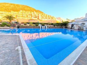 Castle Harbour SUN & FUN - heated pool, fibre net, 2 bedrooms