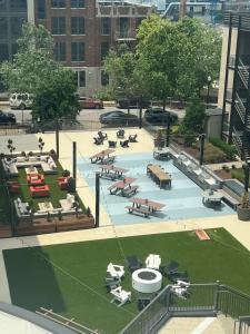 Luxurious Downtown-2 bed 2 bath Corner 2M