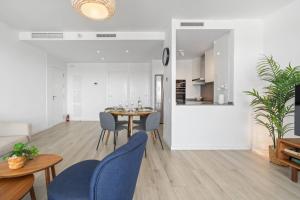 Modern Apartment with Terrace & Sea Views in Cancelada - Estepona