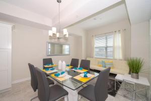 Lake View Condo Near Disney