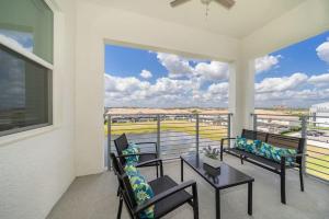 Lake View Condo Near Disney