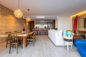 Three Bedroom - Private Hot Tub - Gym