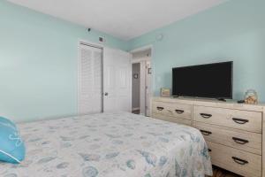Gorgeous Oceanfront Condo Ideal location with indoor pool, hot tub and elevator