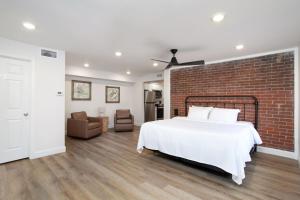 Cedars Peak Downtown 2 Condos