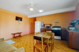 Scarlet Macaw at De Real Macaw