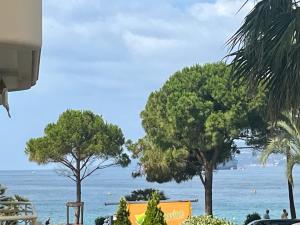 Cannes Croisette 2 suites - à côté du Martinez