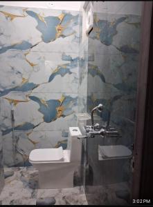 YR Heights Home Stay