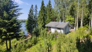 Beautiful house and sauna on the lake, 175 m2
