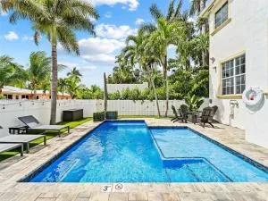 Hollywood Crest by Rove - 4BR Home with Heated Pool