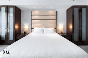 FontaineBleau Resort Balcony w Ocean + Bay View