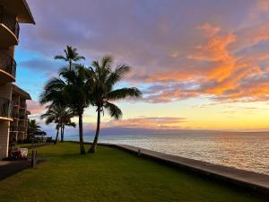 Oceanfront Kahana - 1 Bedroom, 2 Beds, Ground Floor