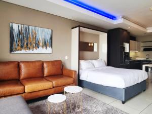 CENTURY CLUB - Luxury Apartment Hotels