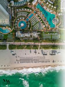 FontaineBleau Resort Balcony w Ocean + Bay View