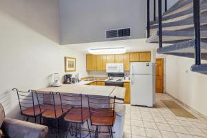 Summit House East 112