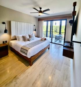 Bright & Modern 3BR in Tulum Amenities, Parking