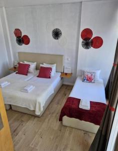 Gray Red Porto Apart