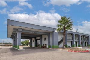 SureStay Studio by Best Western Victoria