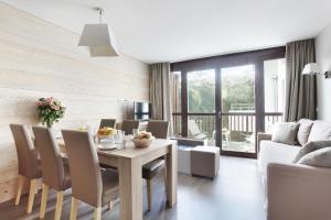 2 Bedroom Apartment (6 persons) room in Résidence Prestige Odalys Le Panoramic