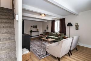 Modern 3BR Getaway-Stylish Ames