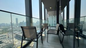 Modern & Fully Furnished 1BR in Heart of JVC