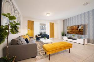 Cozy 3BR Pool Home in Solara Resort Near Disney