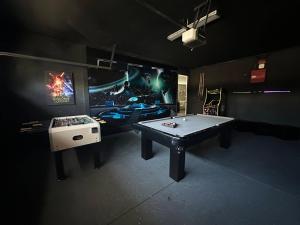 9BR Pool Spa Home Near Disney Encore