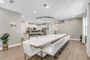 9BR Pool Spa Home Near Disney Encore