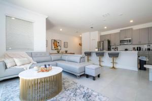 4BR Pool Home at Storey Lake Near Disney