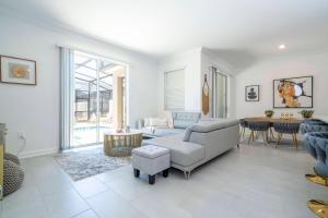 4BR Pool Home at Storey Lake Near Disney