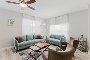 Storey Lake 5BR Family Home w Private Pool