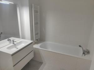 sea or city center 2 steps away, its up to you