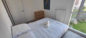 sea or city center 2 steps away, its up to you