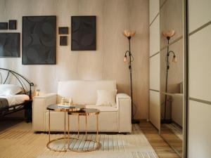 Nexus Noir Apartment Carol