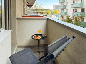 Nexus Noir Apartment Carol