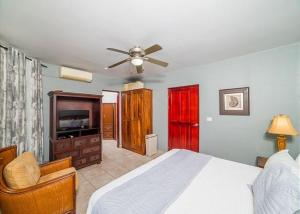 El Destino 1b - Beachfront Escape, Pool, Patio & More