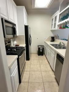 Family Friendly Condo w Pool in South Padre Island