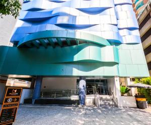 Apto Studio novo, a passos da Praia com lazer completo