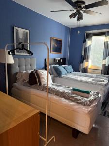 Apartment in South West Stockholm w Balcony near Metro, convenient to Avicii Arena, 3 Arena, Friends Arena and Royal Opera