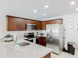 Marina Setting - Pets Welcome - Sleeps 4