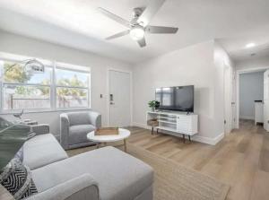 Waterfront-Family & Pet Friendly for 6