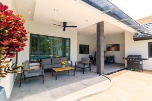 Villa Pattaya Hill, Free Electricity, minutes from Beach and Pattaya