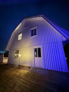 DR ÅSA Bed n Breakfast by the Forest w Swimming Pool near Golf, Concerts and the Baltic Sea Beach