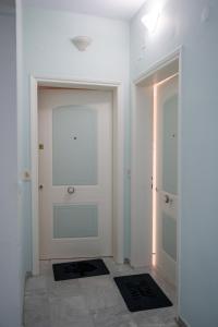 Thalias Apartment by Home SH