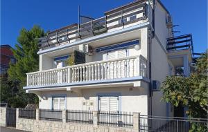 Gorgeous Apartment In Novi Vinodolski With Wifi