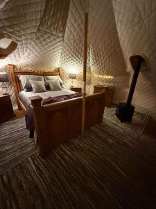 Under the North Star Luxury Lotus Bell with Hot Tub