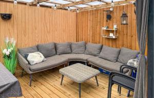 3 Bedroom Stunning Home In Hovborg