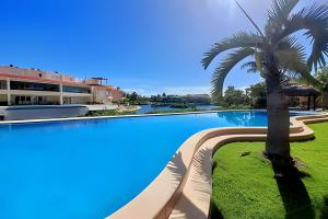 Bay Blue 2BR on the Lagoon next to the beach